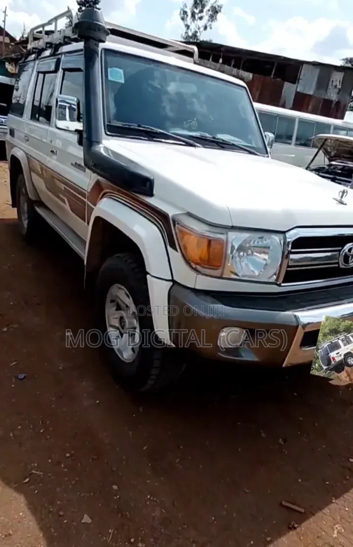 Toyota Land Cruiser 2020 White