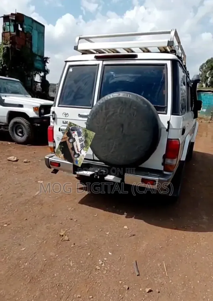 Toyota Land Cruiser 2020 White