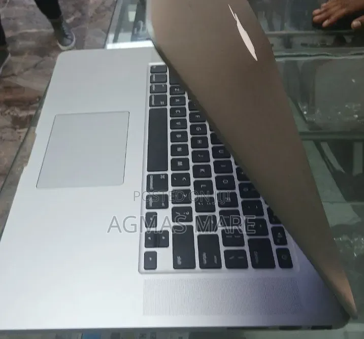 New Laptop Apple MacBook Pro 2015 16GB Intel Core i5 SSD 512GB