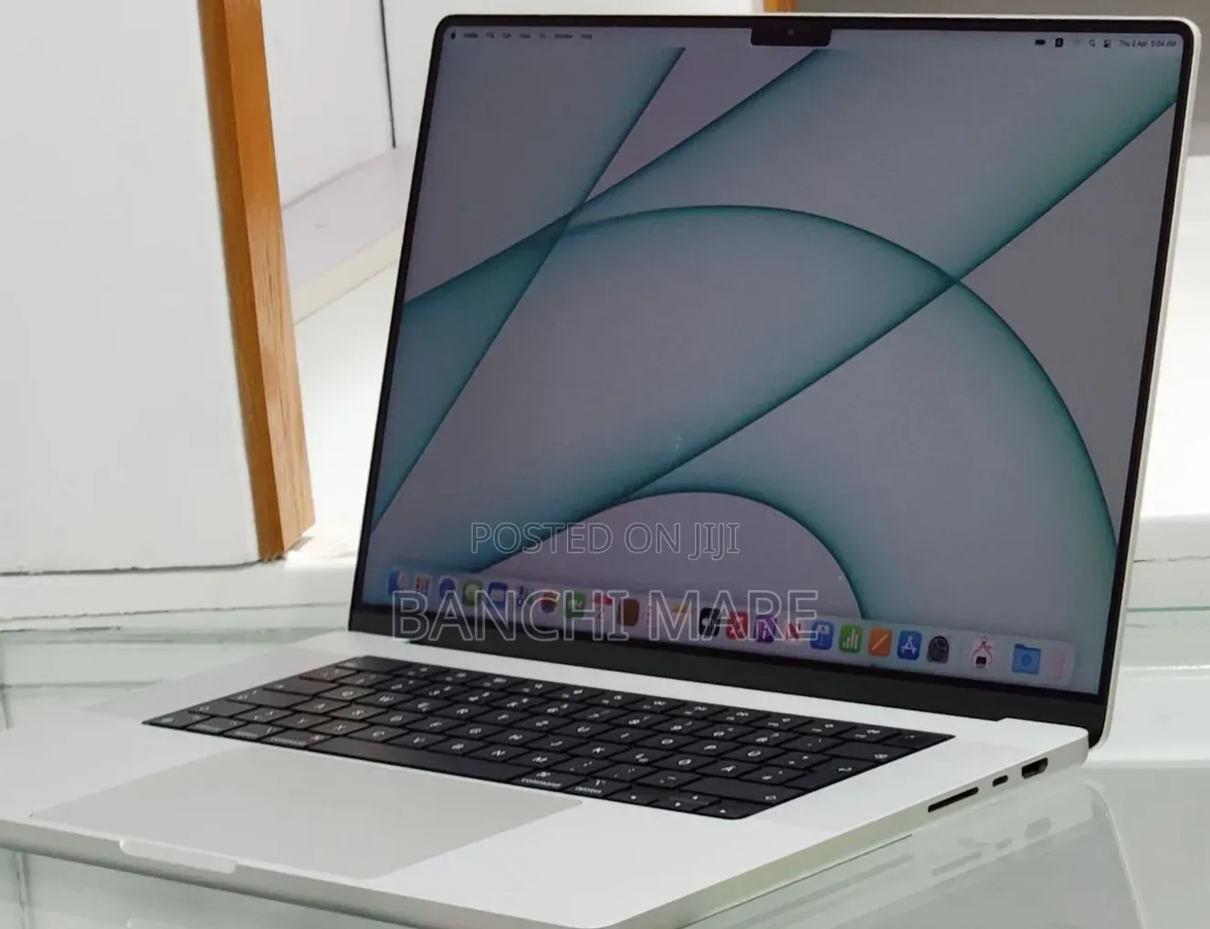 New Laptop Apple MacBook Pro 2021 M1 16GB Apple M1 Pro SSD 512GB