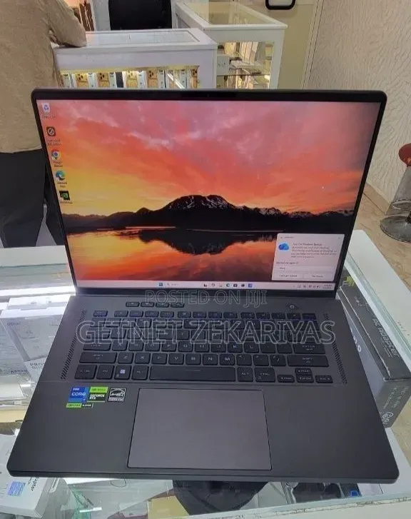 New Laptop Asus ROG Zephyrus G16 16GB Intel Core i7 SSD 512GB