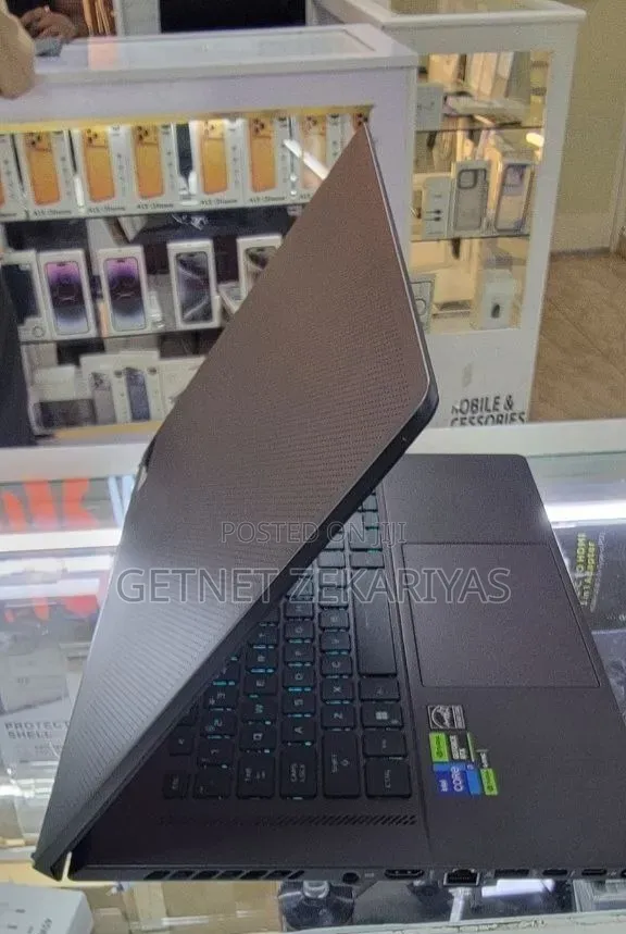 New Laptop Asus ROG Zephyrus G16 16GB Intel Core i7 SSD 512GB