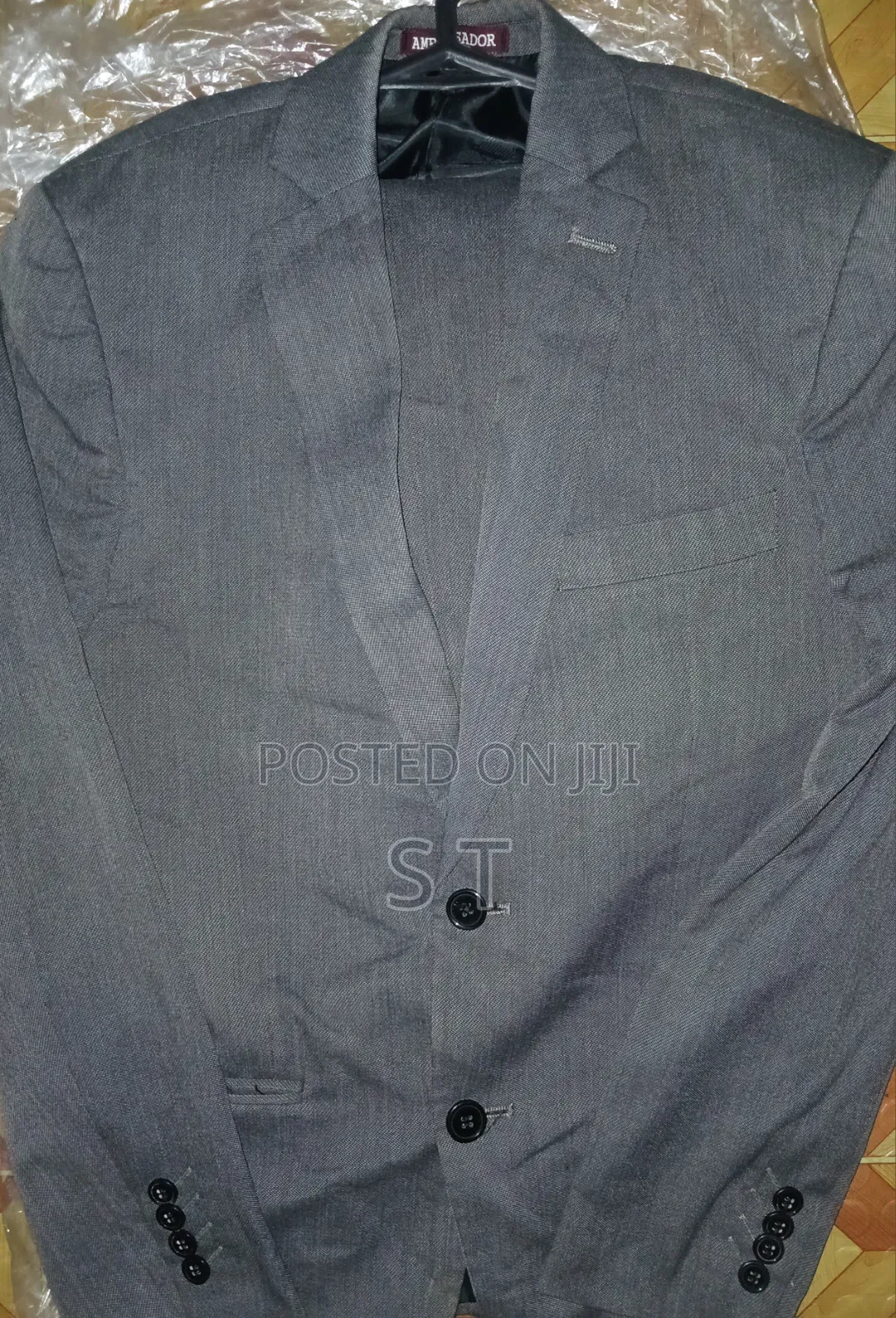 Used ሱፍ ሱሪ እና ኮት