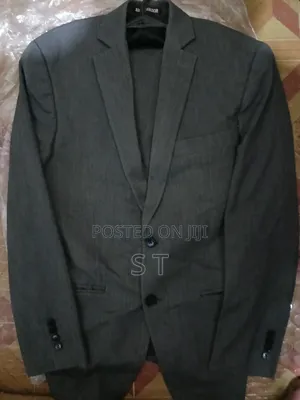 Used ሱፍ ሱሪ እና ኮት