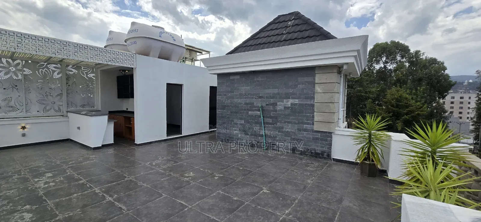 5bdrm House in Bole for rent