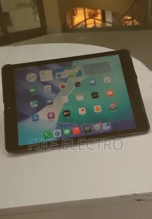 New Apple iPad 10.2 (2021) 64 GB Black