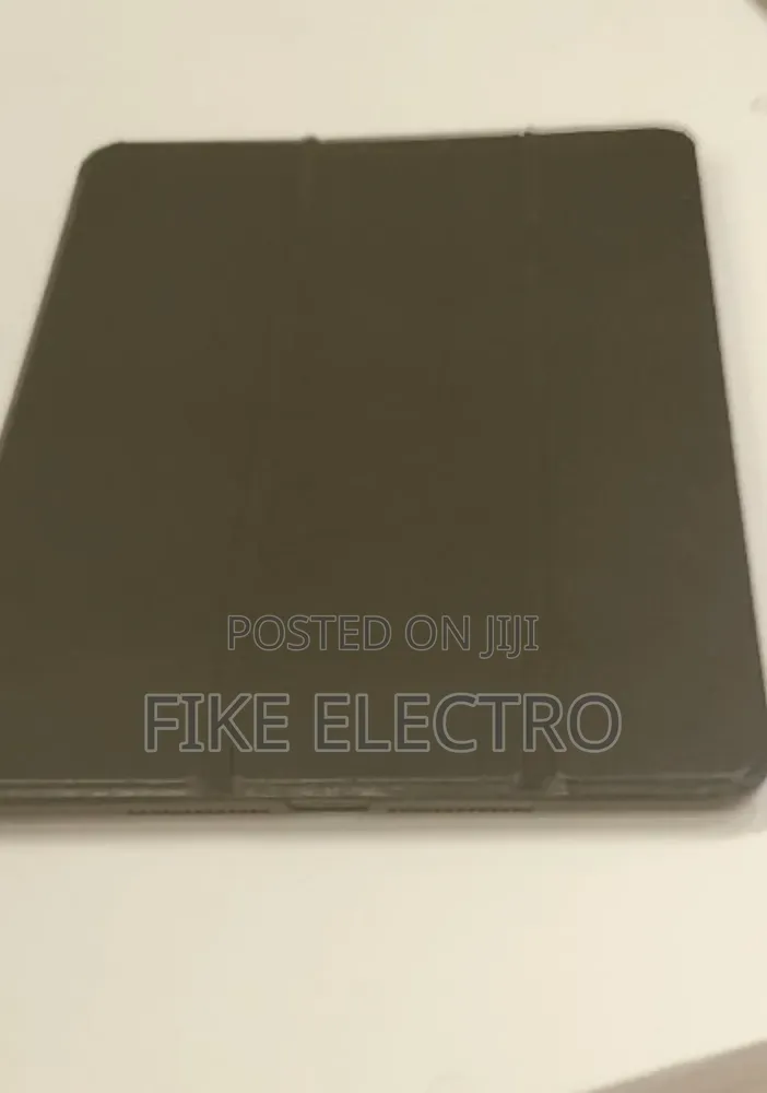 New Apple iPad 10.2 (2021) 64 GB Black