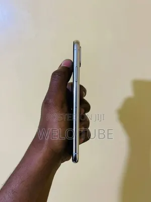 Apple iPhone XS 64 GB White