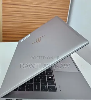 New Laptop HP ZBook Firefly G9 16GB Intel Core i7 SSD 512GB