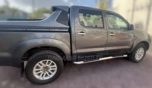 Toyota Hilux 2010 Gray
