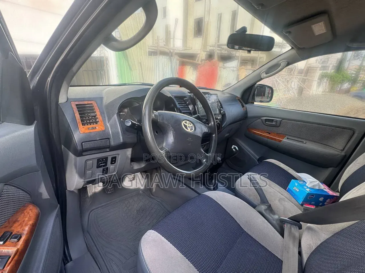Toyota Hilux 2010 Gray