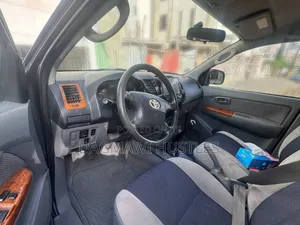 Toyota Hilux 2010 Gray