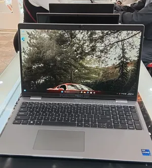 New Laptop Dell Inspiron 15 5540 16GB Intel Core i7 SSD 512GB