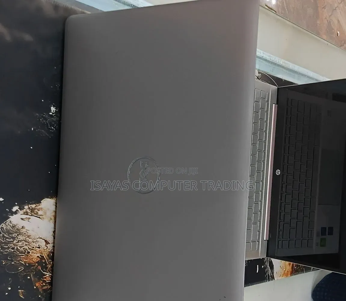 New Laptop Dell Inspiron 15 5540 16GB Intel Core i7 SSD 512GB