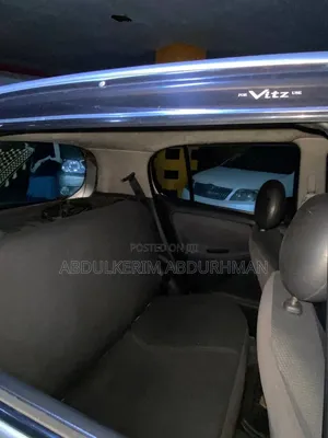 Toyota Vitz 2000 Silver
