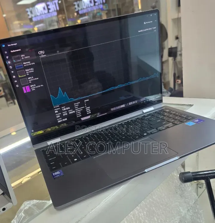 New Laptop Samsung 16GB Intel Core Ultra 7 SSD 512GB