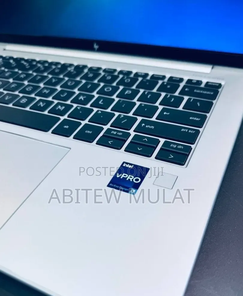 New Laptop HP EliteBook 840 G10 16GB Intel Core i7 SSD 512GB