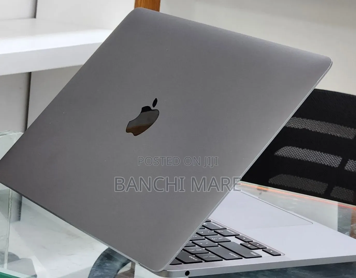 New Laptop Apple MacBook Pro 2022 M2 8GB Apple M2 SSD 256GB