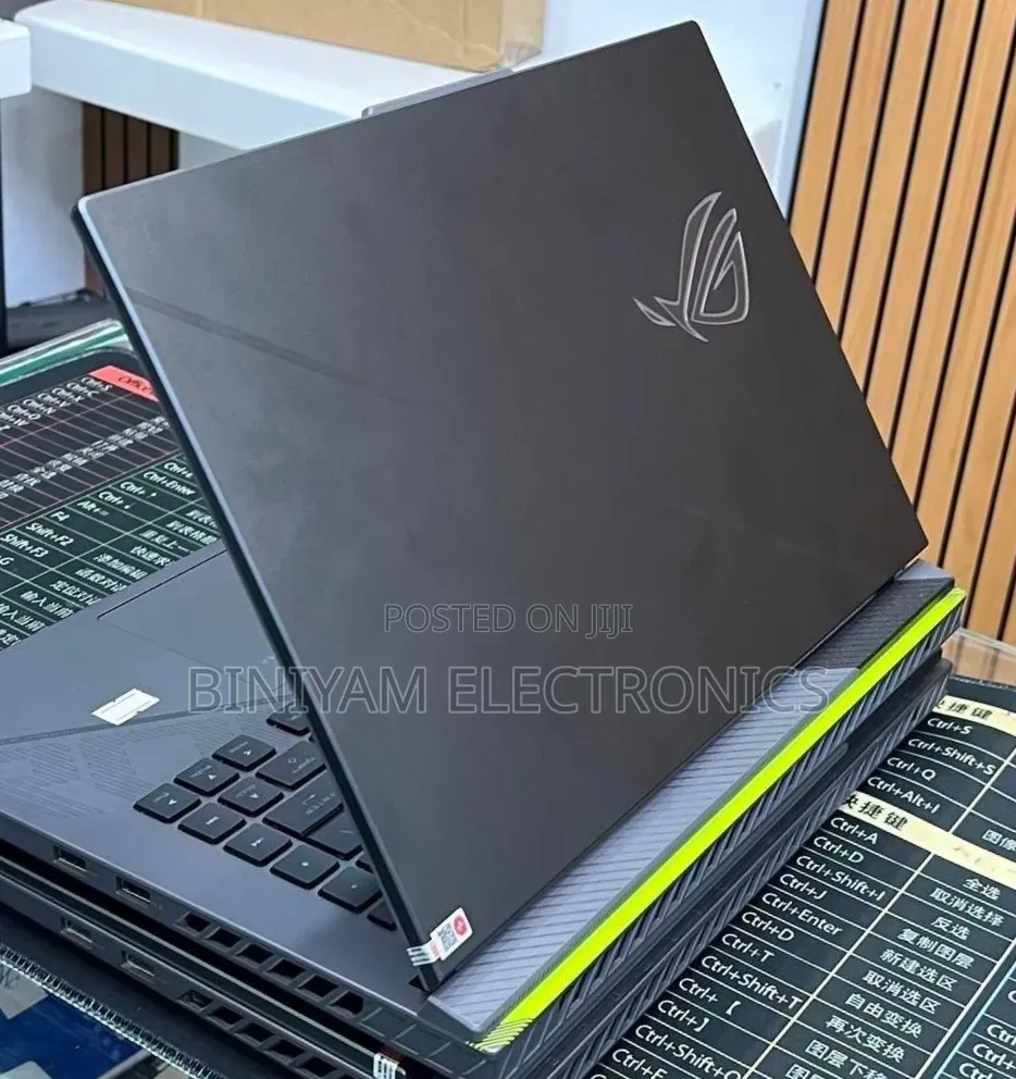 New Laptop Asus ROG Strix G15 16GB Intel Core i9 SSD 1T