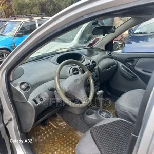 Toyota Vitz 2001