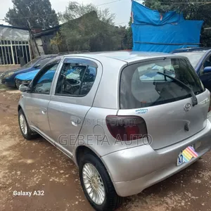 Toyota Vitz 2001