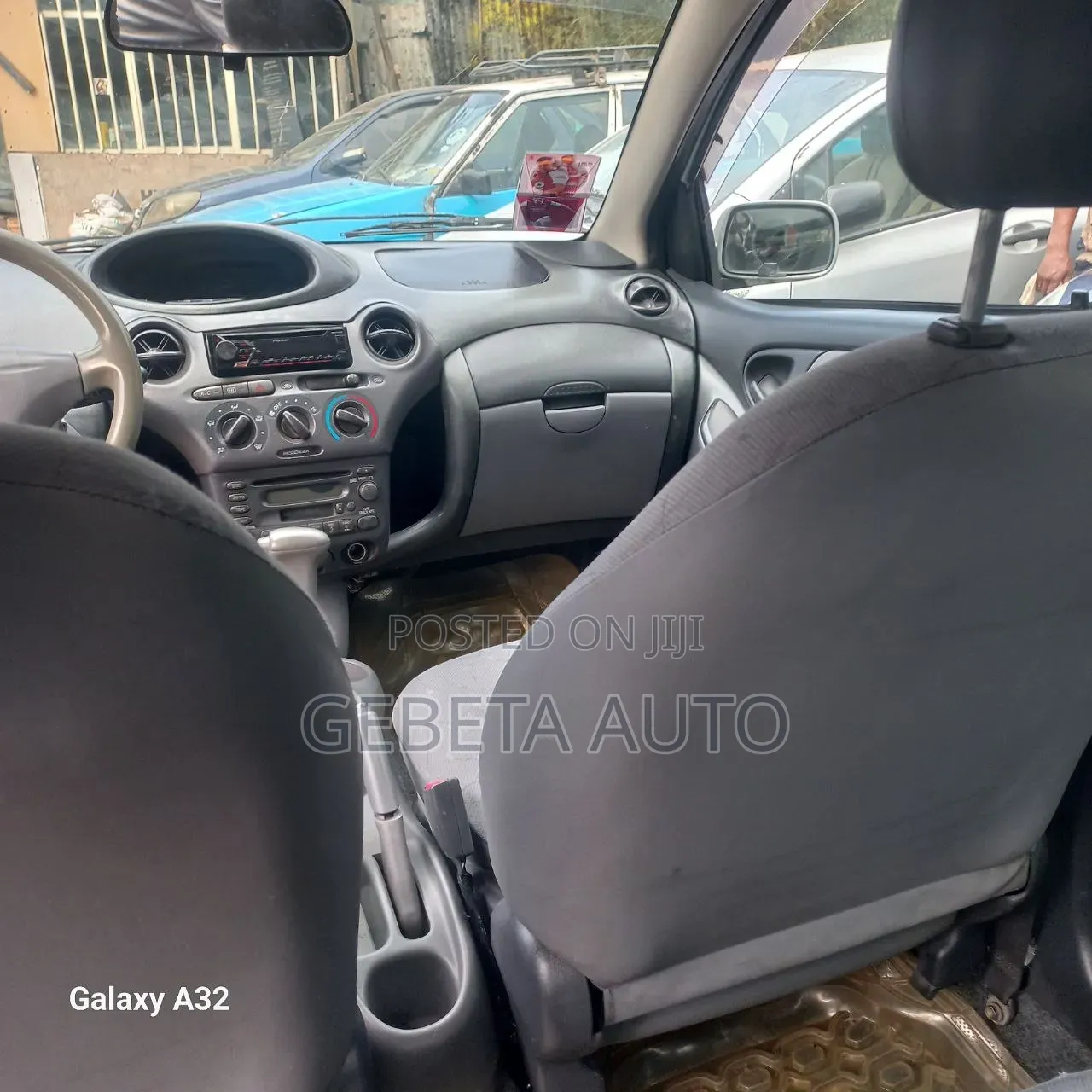 Toyota Vitz 2001