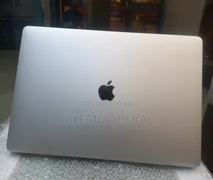 New Laptop Apple MacBook Pro 2018 16GB Intel Core i7 SSD 256GB