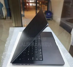 New Laptop Apple MacBook Pro 2025 M5 16GB Apple M5 Pro SSD 512GB