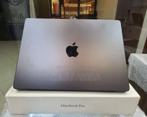 New Laptop Apple MacBook Pro 2025 M5 16GB Apple M5 Pro SSD 512GB