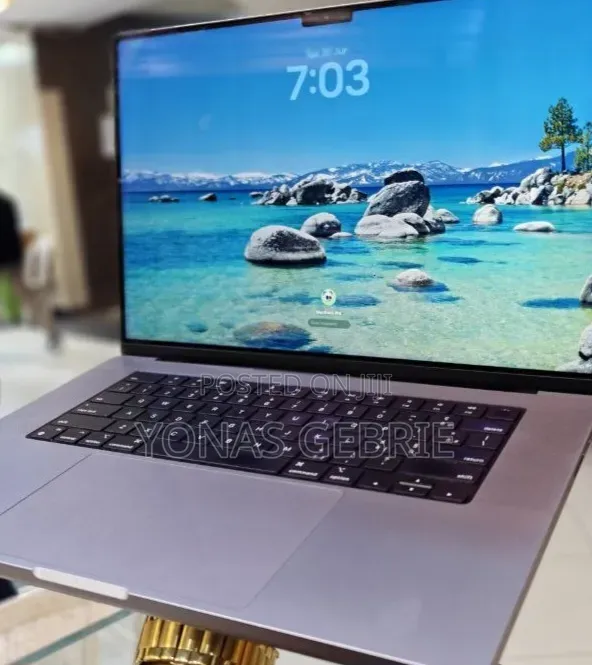 New Laptop Apple MacBook 32GB Apple M1 Pro SSD 512GB