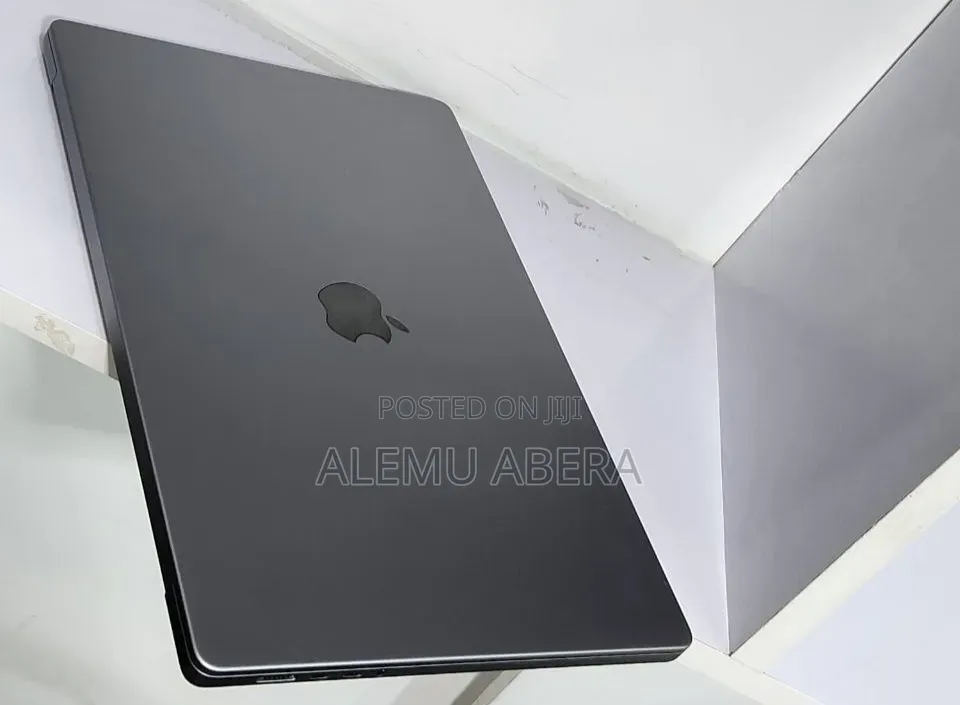 New Laptop Apple MacBook Pro 2021 M1 32GB Apple M1 Pro SSD 512GB