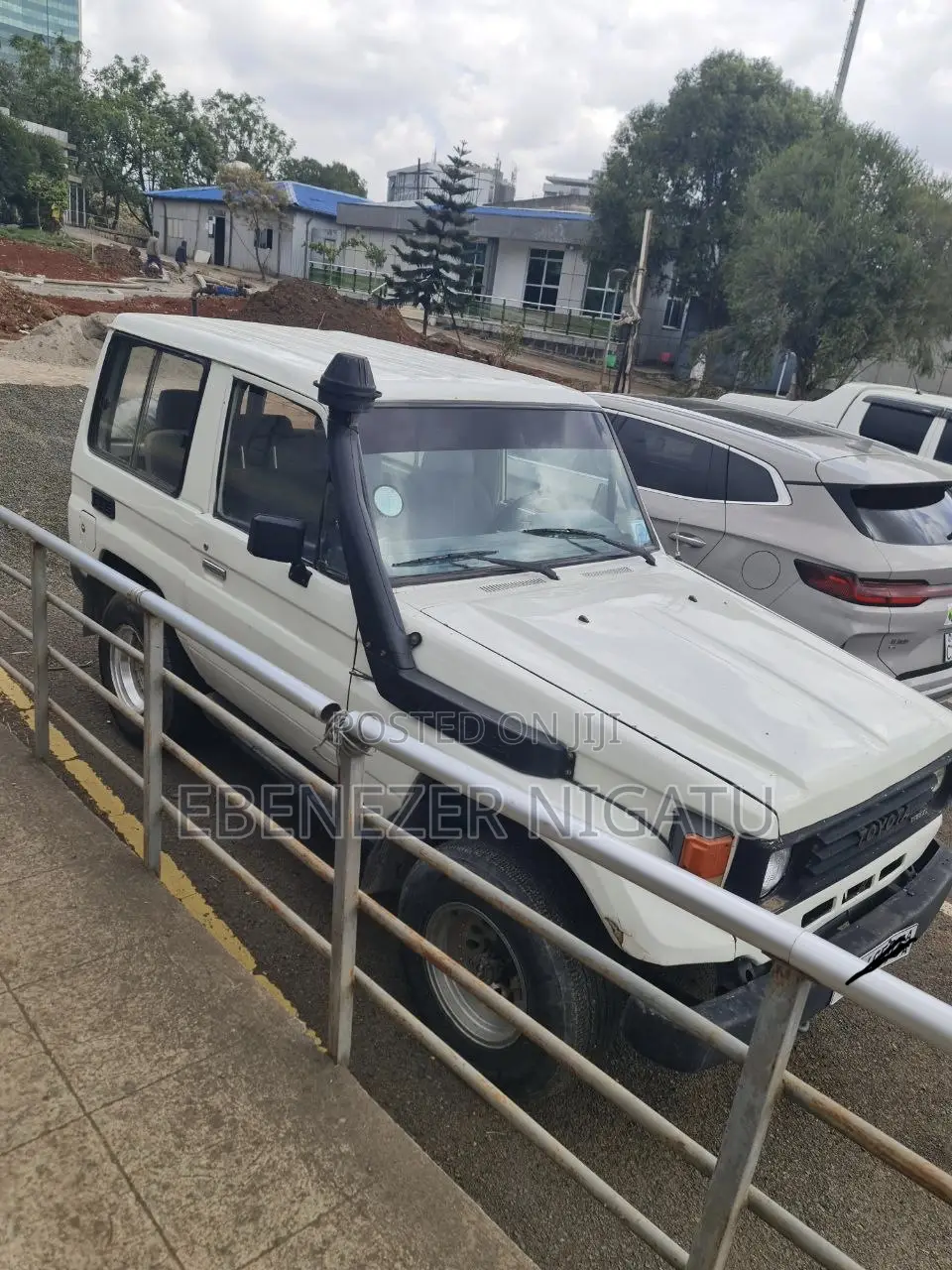 Toyota Land Cruiser 1992 White
