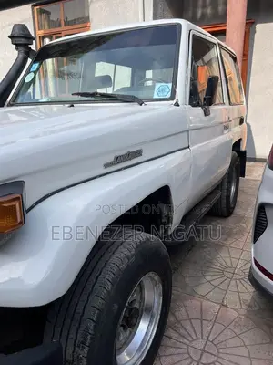Toyota Land Cruiser 1992 White