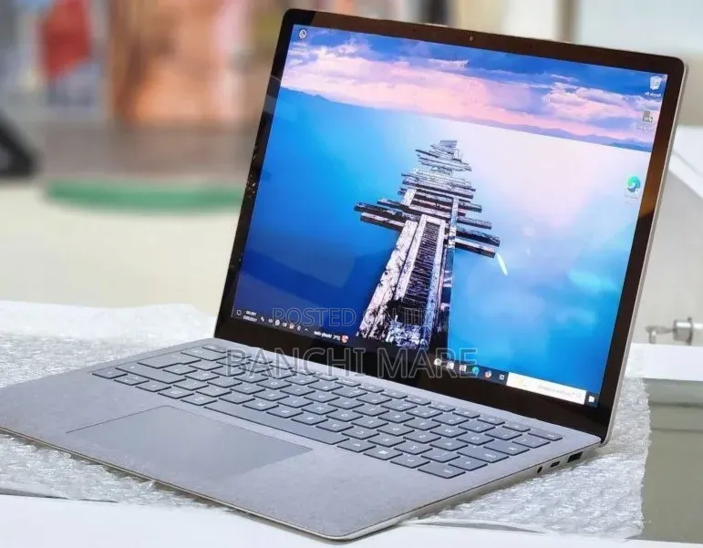New Laptop Microsoft Surface 8GB Intel Core i5 SSD 512GB