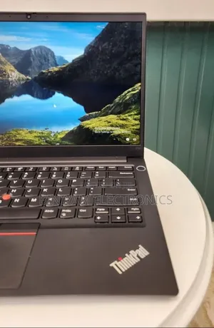 New Laptop Lenovo ThinkPad E14 Gen 4 16GB Intel Core i7 SSD 512GB