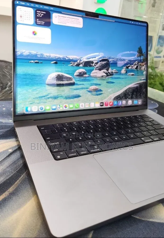 New Laptop Apple MacBook Pro 2021 M1 16GB Apple M1 Pro SSD 1T