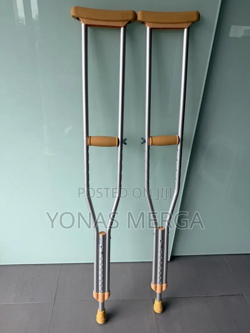Axillary Crutches鵪風arms Ensure a Custom Fit
Folding Design