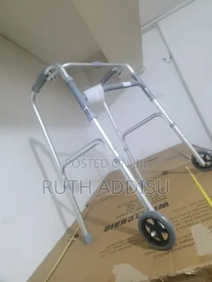 Supply Aluminium Adjustable Walker for Elderly Wholesale Walker New