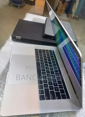 New Laptop Apple MacBook Pro 2018 16GB Intel Core i7 SSD 256GB
