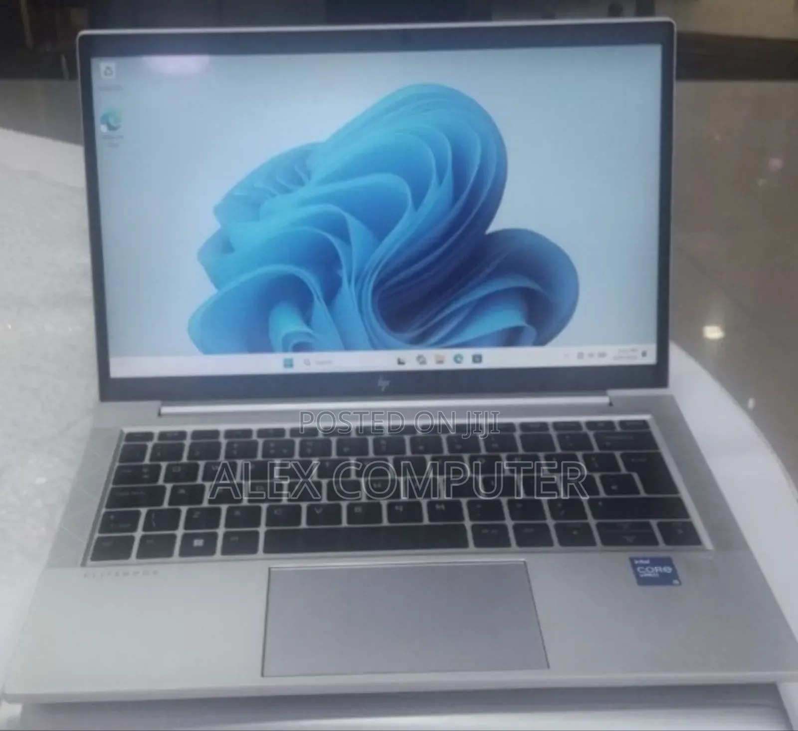 New Laptop HP EliteBook 830 G8 16GB Intel Core i5 SSD 512GB