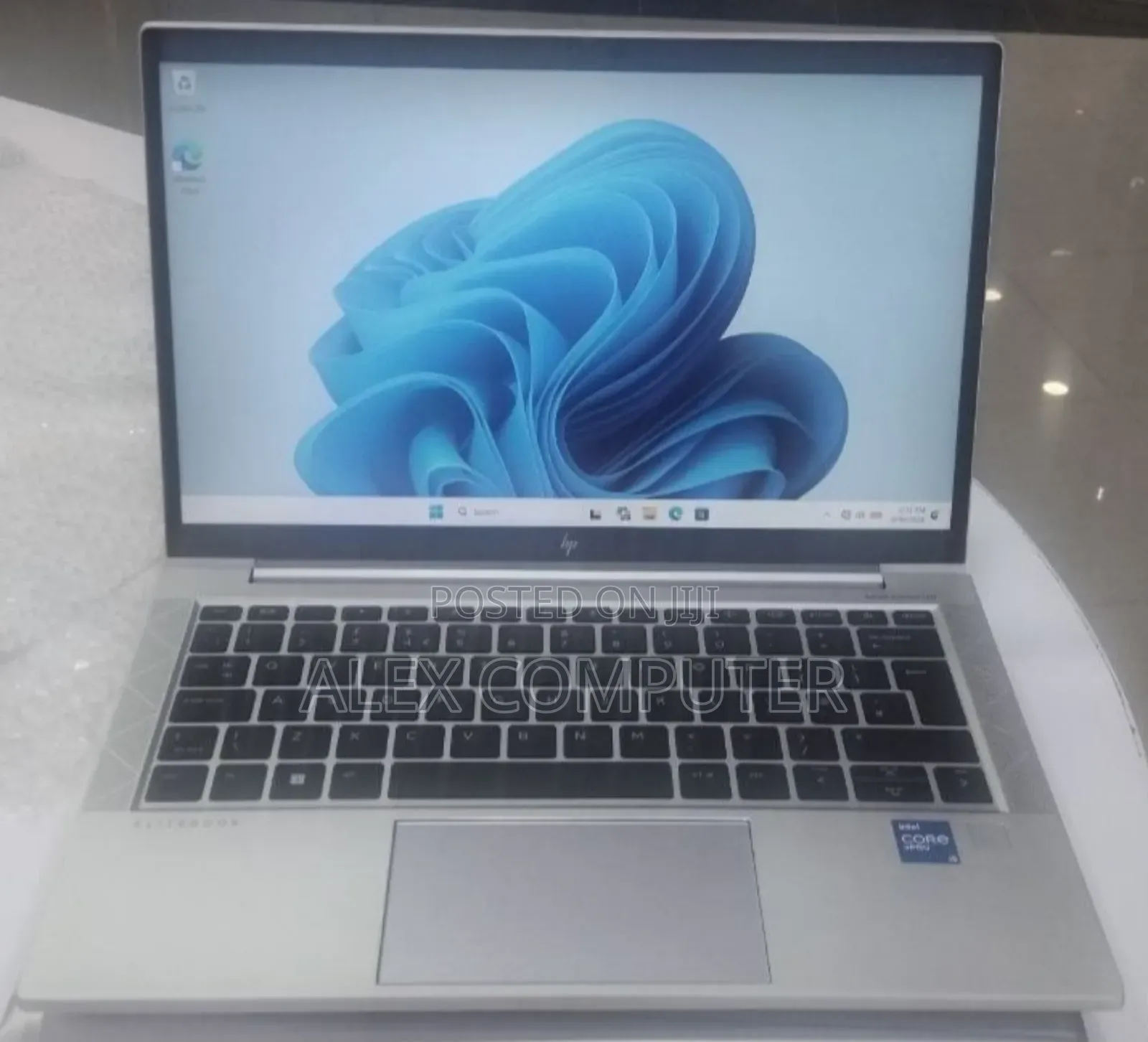 New Laptop HP EliteBook 830 G8 16GB Intel Core i5 SSD 512GB