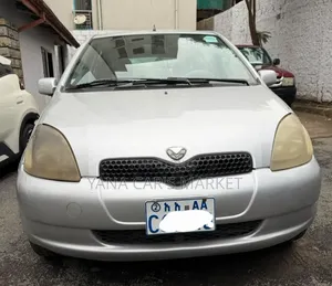 Toyota Vitz 2001