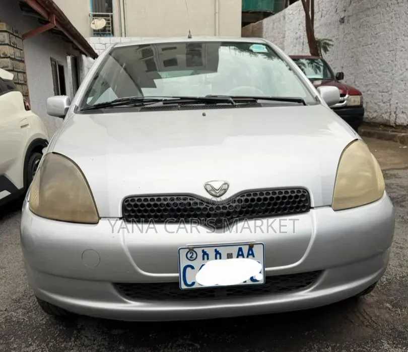 Toyota Vitz 2001
