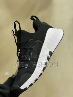 Nike Meton White Sole in Black