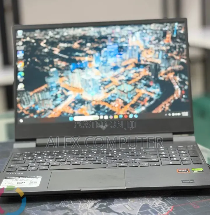 New Laptop HP Victus 15 16GB AMD Ryzen 5 SSD 512GB