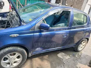 Toyota Vitz 1.3 AWD 3dr 2001 Blue