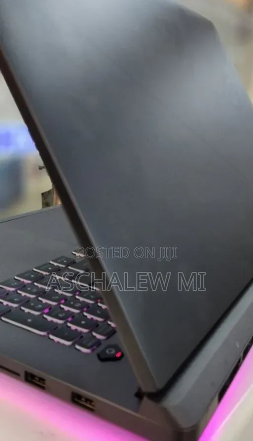 New Laptop Asus ROG Strix SCAR 18 32GB Intel Core Ultra 9 SSD 2T
