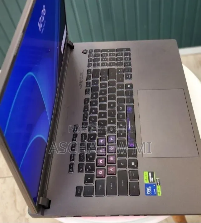 New Laptop Asus ROG Strix SCAR 18 32GB Intel Core Ultra 9 SSD 2T