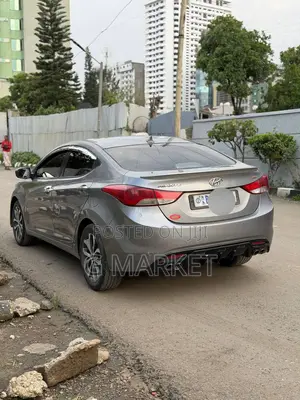 Hyundai Avante 2013 Silver