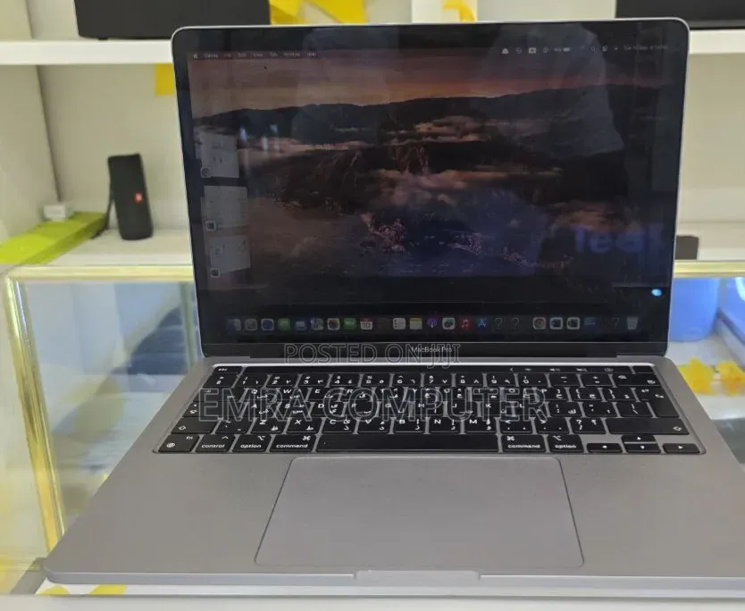New Laptop Apple MacBook Air 2020 M1 8GB Intel Core i5 SSD 256GB
